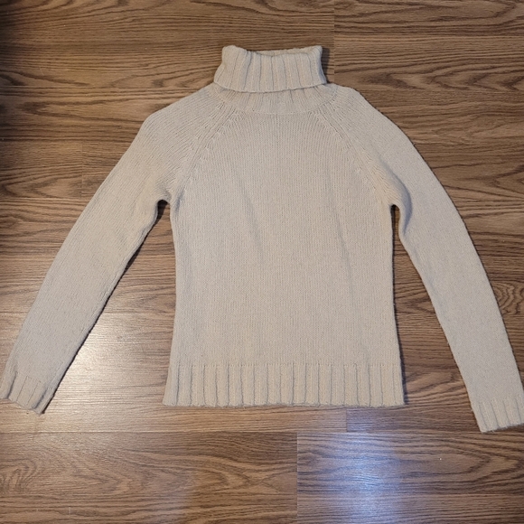 Cozy Cream Turtleneck Sweater from Oscar by Oscar de la Renta - Picture 7 of 12